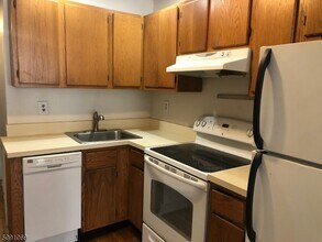 214 9th St in Jersey City, NJ - Foto de edificio - Building Photo