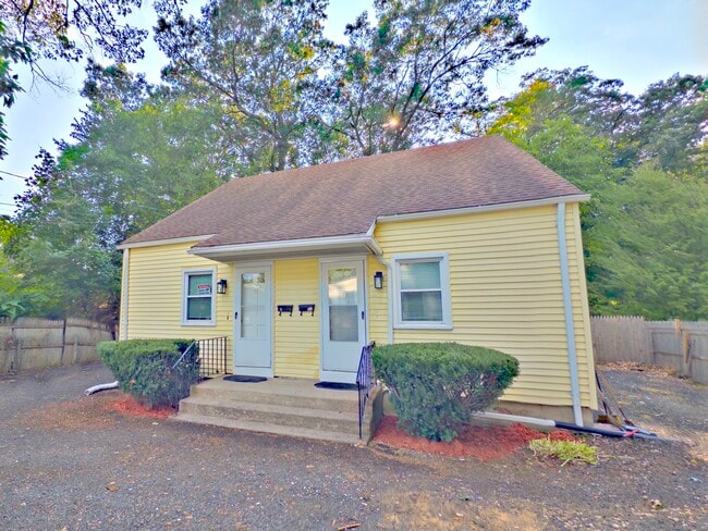 8 Howard Ct in East Hartford, CT - Building Photo - Building Photo