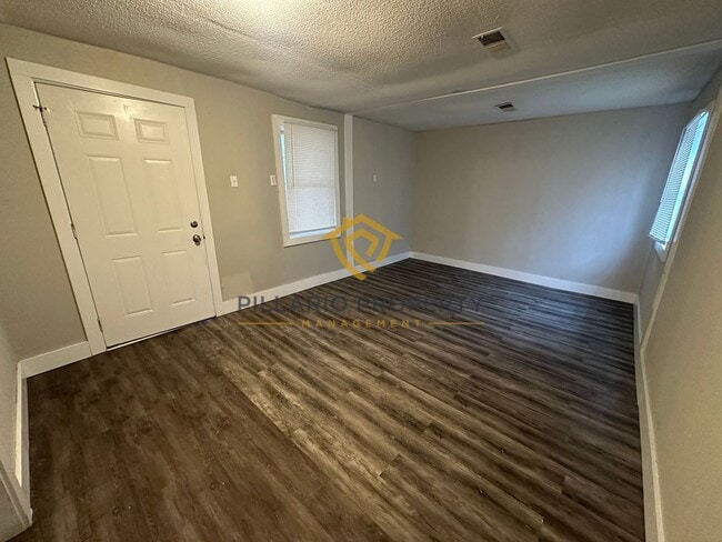 2300 S A St in Elwood, IN - Building Photo - Building Photo