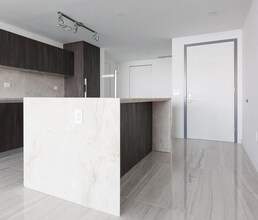 3131 NE 7th Ave, Unit 4102 in Miami, FL - Foto de edificio - Building Photo