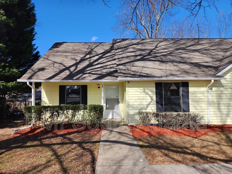 9 Elm St in Hampton, GA - Building Photo