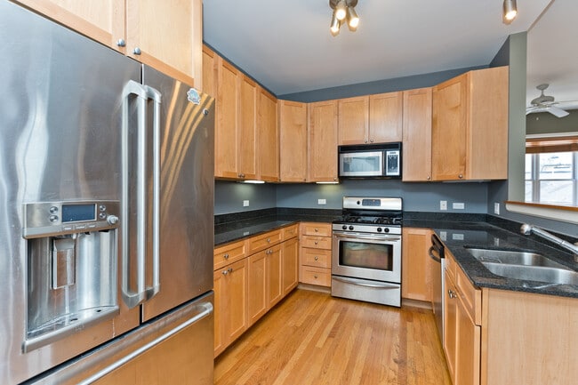 1317 N Wicker Park Ave in Chicago, IL - Building Photo - Building Photo