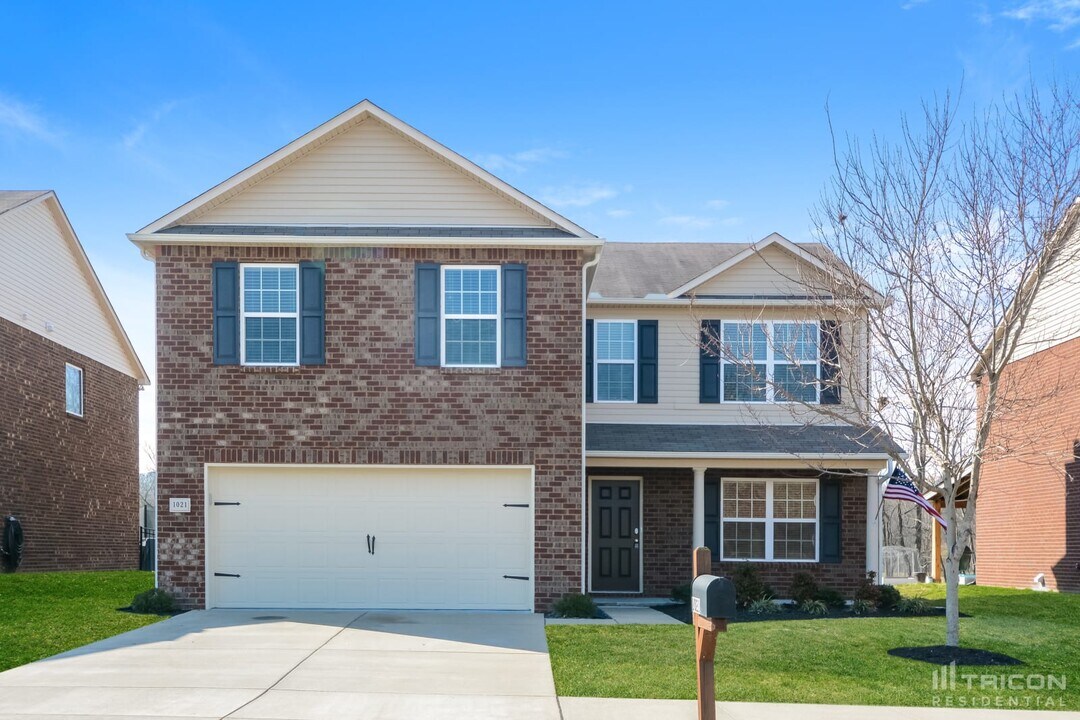 1021 Benwick Rd in Hendersonville, TN - Building Photo