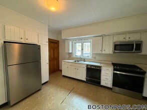 80 Curtis St in Somerville, MA - Building Photo - Building Photo