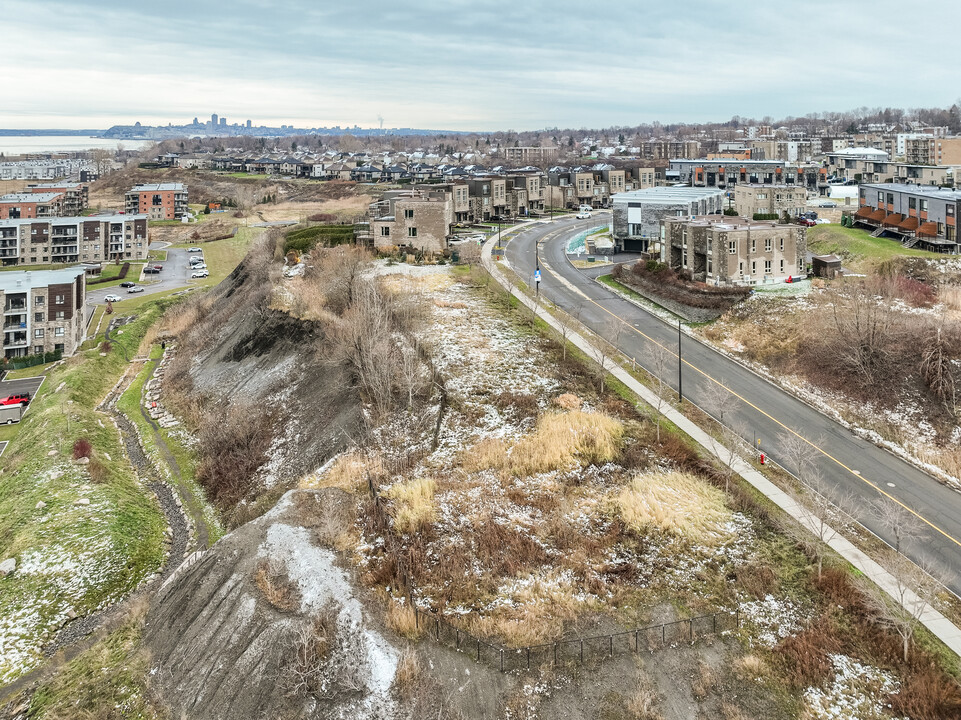 201 Des Pionnières-De-Beauport Rue in Québec, QC - Building Photo