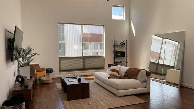 property at 2918 Commerce St