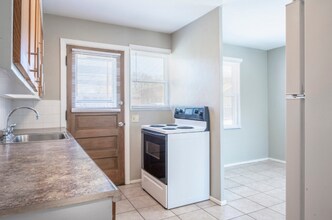 2141 Garfield Ave in Dubuque, IA - Building Photo - Building Photo