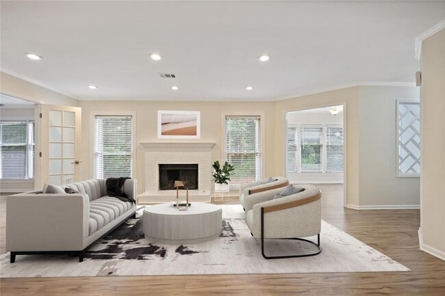 property at 911 Hollyfax Cir NE