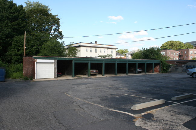 Clement Street Apartments in Worcester, MA - Foto de edificio - Building Photo