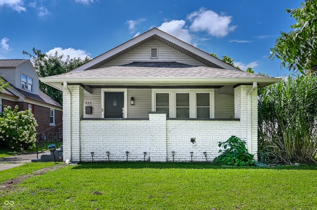 property at 957 E Yoke St