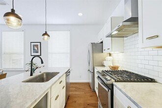 2614 Willow St in Austin, TX - Building Photo - Building Photo