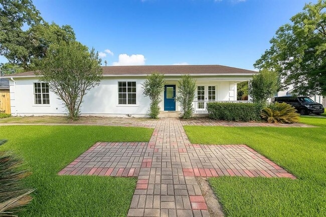 8431 Lorrie Dr in Houston, TX - Building Photo - Building Photo