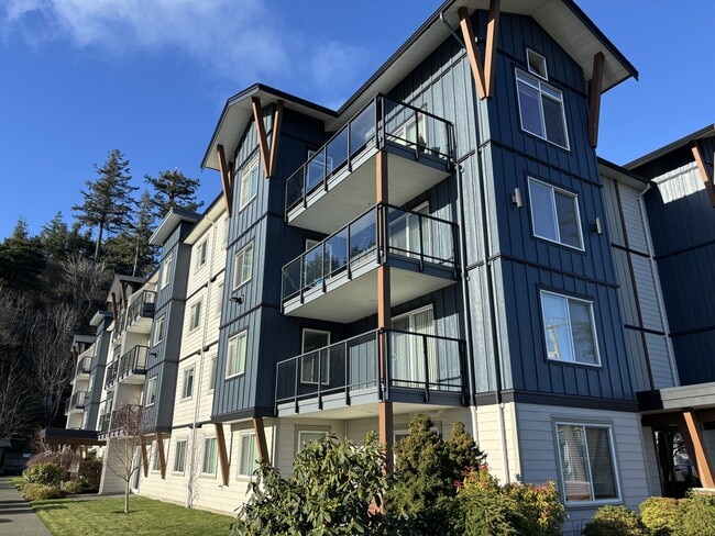 808-808 S Island Hwy in Campbell River, BC - Building Photo - Building Photo