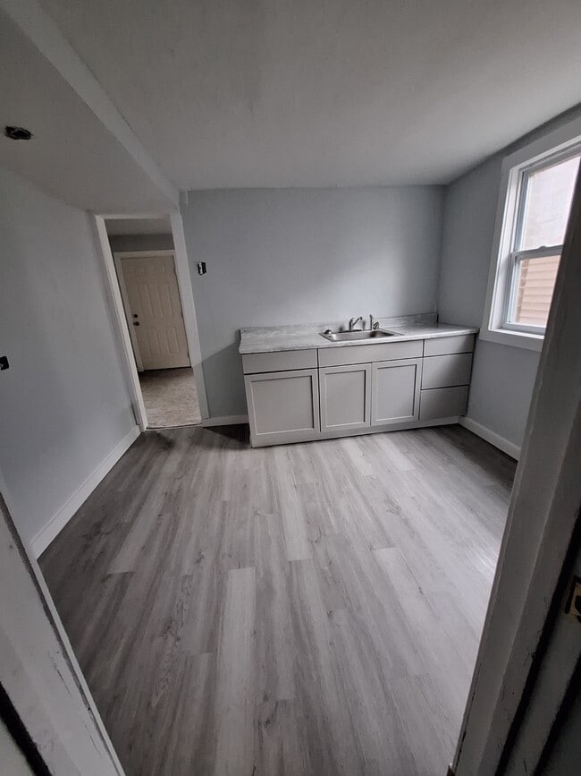 property at 1613 Jackson Ave