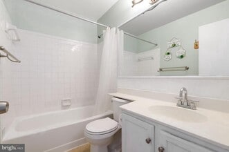 20218 Halethorpe Ln in Germantown, MD - Building Photo - Building Photo