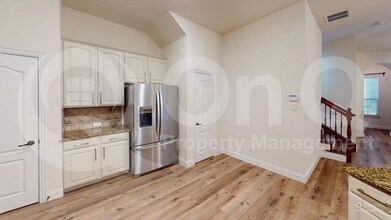 4233 Swan Forest Dr in Carrollton, TX - Building Photo - Building Photo