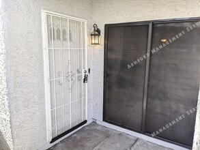 850 S River Dr in Tempe, AZ - Building Photo - Building Photo