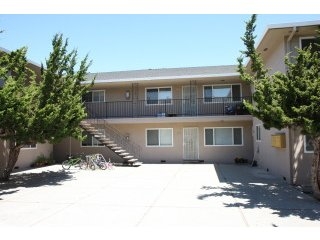 1550 Valley View Rd in Hollister, CA - Foto de edificio - Building Photo