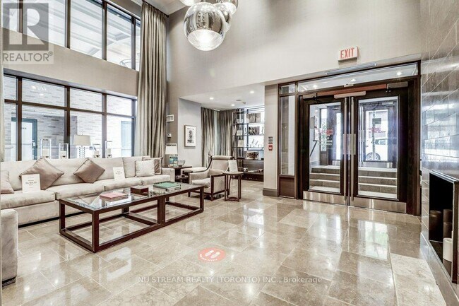 35 Hayden St in Toronto, ON - Building Photo - Building Photo