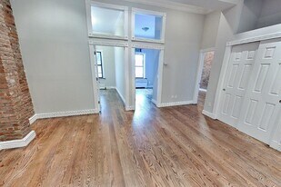 138 E 16th St, Unit 3B in New York, NY - Building Photo