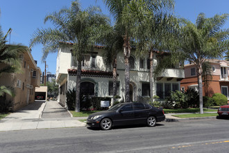 325 S Cochran Ave in Los Angeles, CA - Building Photo - Primary Photo