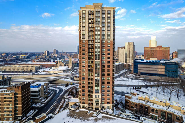 Grant Park in Minneapolis, MN - Foto de edificio - Building Photo