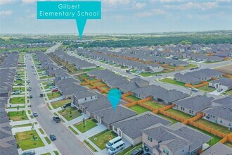 6104 Brampton Ln in Austin, TX - Foto de edificio - Building Photo