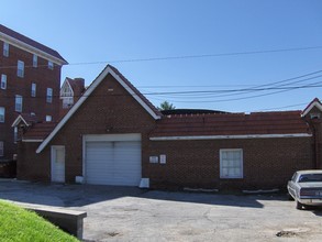 Plaza Apartments in St. Joseph, MO - Building Photo - Building Photo