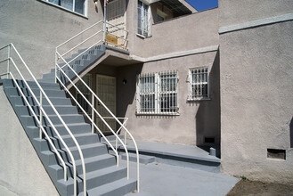 853 N Mansfield Ave in Los Angeles, CA - Building Photo - Building Photo