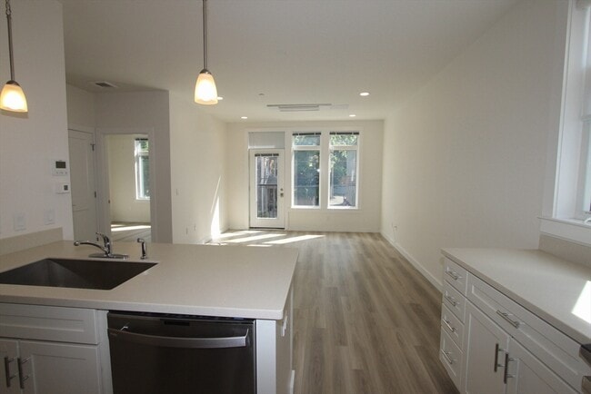 159 Allston St in Cambridge, MA - Building Photo - Building Photo