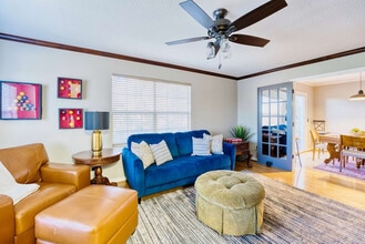 1072 Valley View Dr in Fayetteville, AR - Foto de edificio - Building Photo