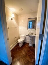 140 E 63rd St-Unit -7A in New York, NY - Building Photo - Building Photo
