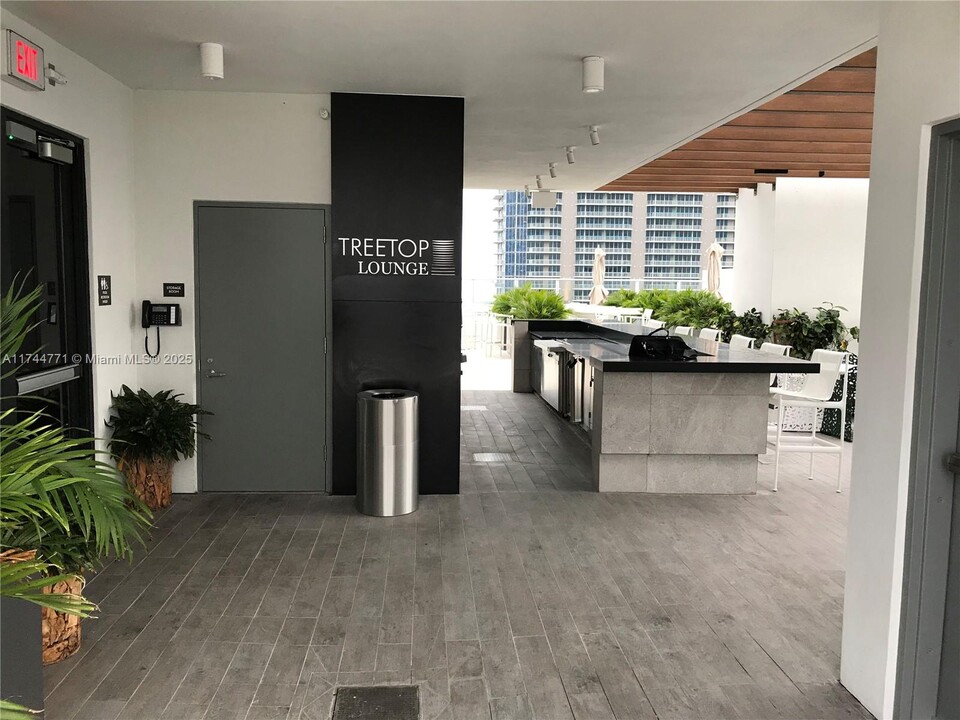 1010 Brickell Ave, Unit # 4507 in Miami, FL - Building Photo