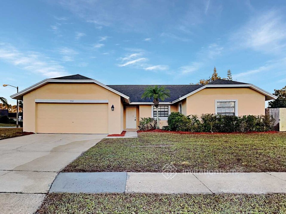 954 Finrod Way in Casselberry, FL - Foto de edificio