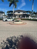 8145 NW 7th St in Miami, FL - Building Photo