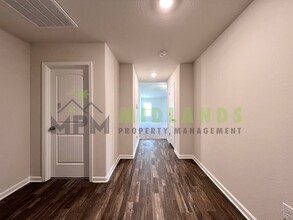 645 Wild Tulip Ct in Gilbert, SC - Building Photo - Building Photo