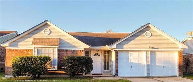 1909 Killington Dr in Harvey, LA - Foto de edificio