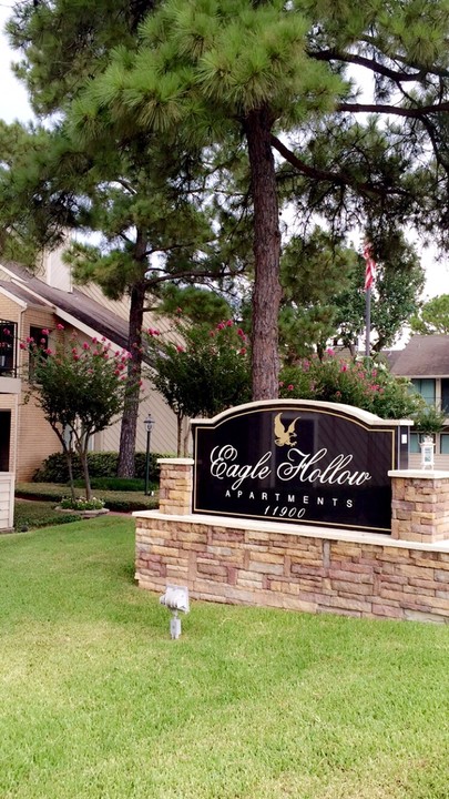 Eagle Hollow in Houston, TX - Foto de edificio