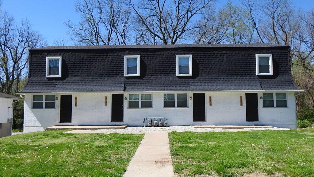 6137 Farrow Ave in Kansas City, KS - Foto de edificio