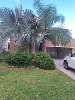 4015 Banyan Trails Dr in Coconut Creek, FL - Building Photo