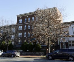 815 Maryland Ave NE in Washington, DC - Building Photo - Building Photo