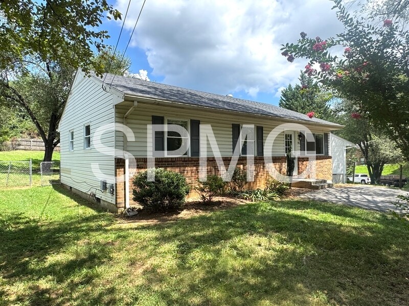 701 Tuck St NE in Roanoke, VA - Building Photo