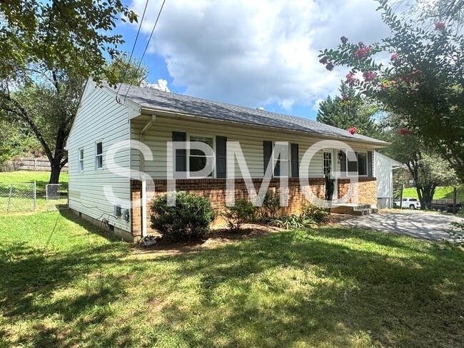 property at 701 Tuck St NE