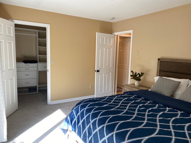5917 Prosperity Dr in Anchorage, AK - Building Photo - Building Photo