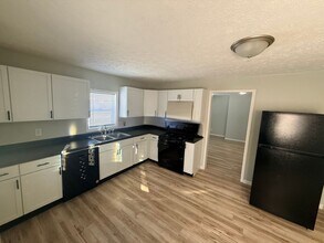 812 N 11th St in Terre Haute, IN - Building Photo - Building Photo