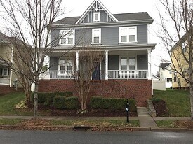 15612 Waterfront Dr in Huntersville, NC - Building Photo