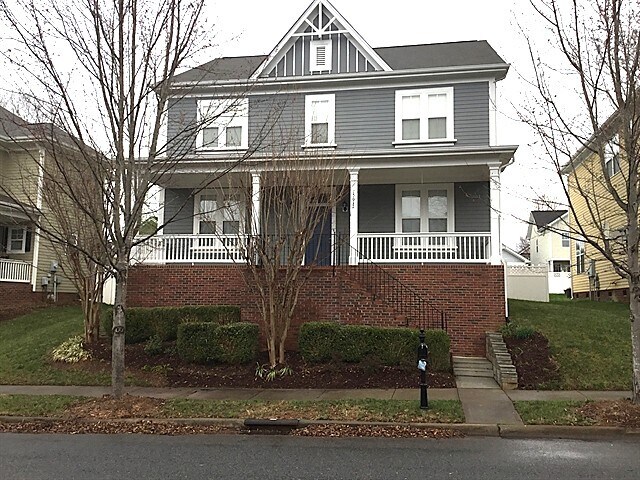 15612 Waterfront Dr in Huntersville, NC - Building Photo