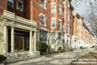 1307 Commonwealth Ave in Boston, MA - Foto de edificio - Building Photo