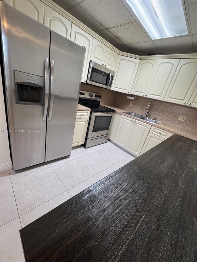 13450 SW 3rd St in Pembroke Pines, FL - Building Photo - Building Photo