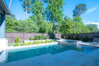 16 Mariposa Wds Dr in Tomball, TX - Building Photo - Building Photo